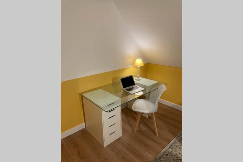 Jaune, Independant, Parking, Wifi Pres De Strasbourg * Ittenheim